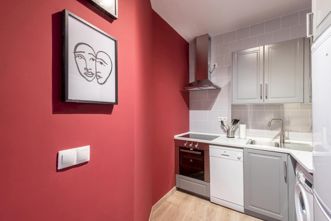 3 Bedrooms 1 Bathroom Furnished - Lavapies- Mintystay Madrid Extérieur photo