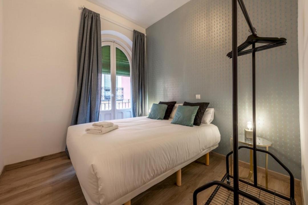 3 Bedrooms 1 Bathroom Furnished - Lavapies- Mintystay Madrid Extérieur photo