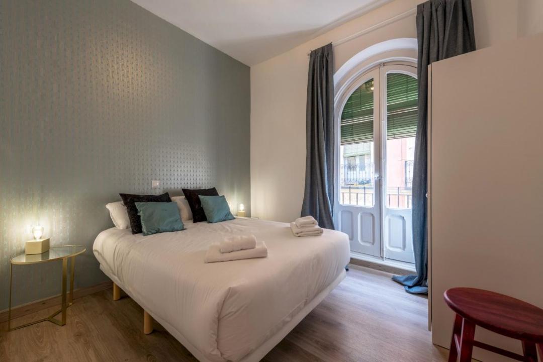 3 Bedrooms 1 Bathroom Furnished - Lavapies- Mintystay Madrid Extérieur photo